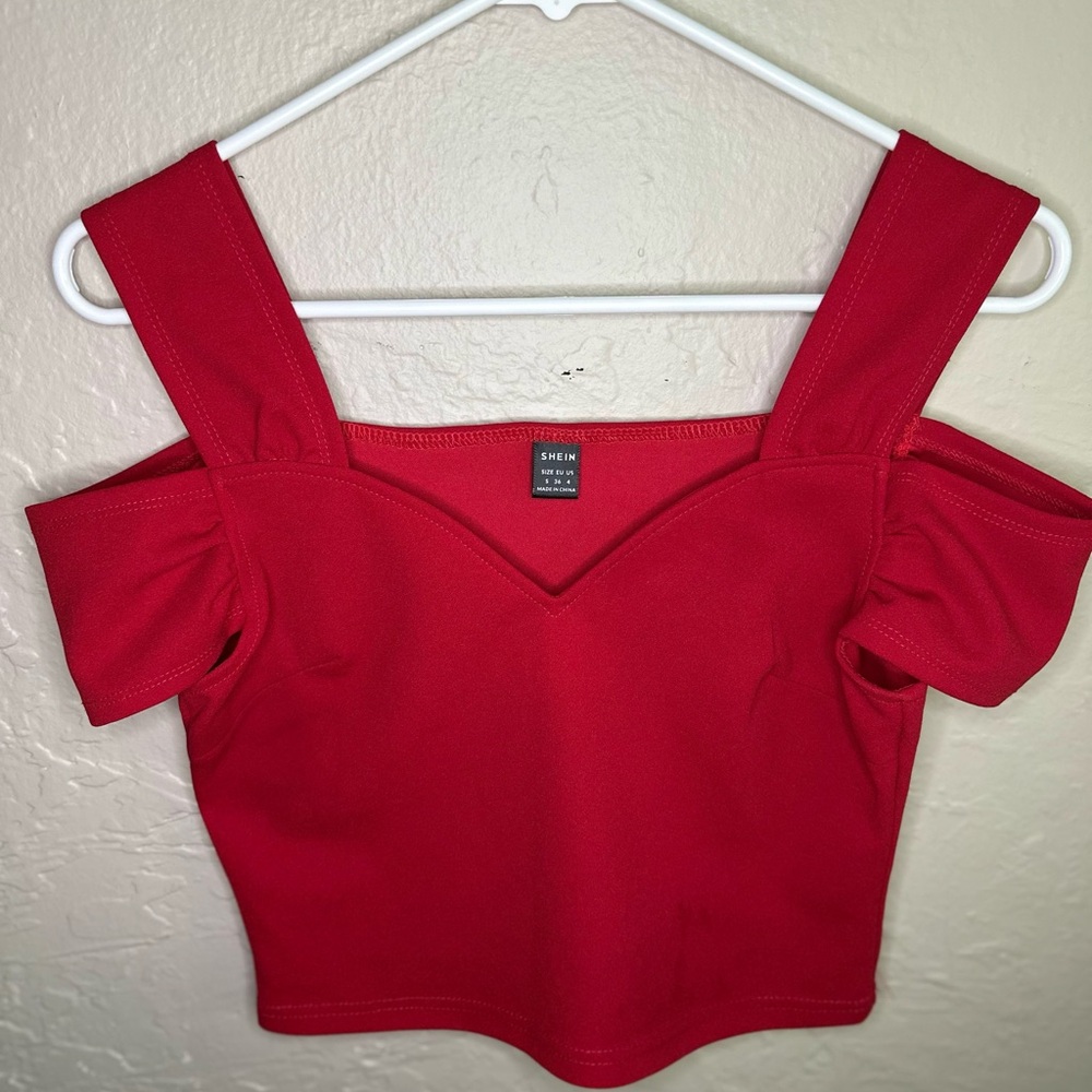 SHEIN Red Sleeveless Fitted Crop Top